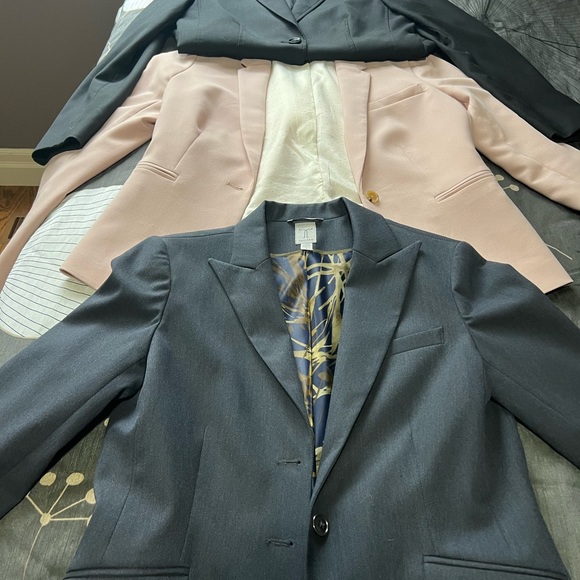 Size 8 items. Jackets $50 dresses and skirts $30. Each item is sold separately - Picture 7 of 16